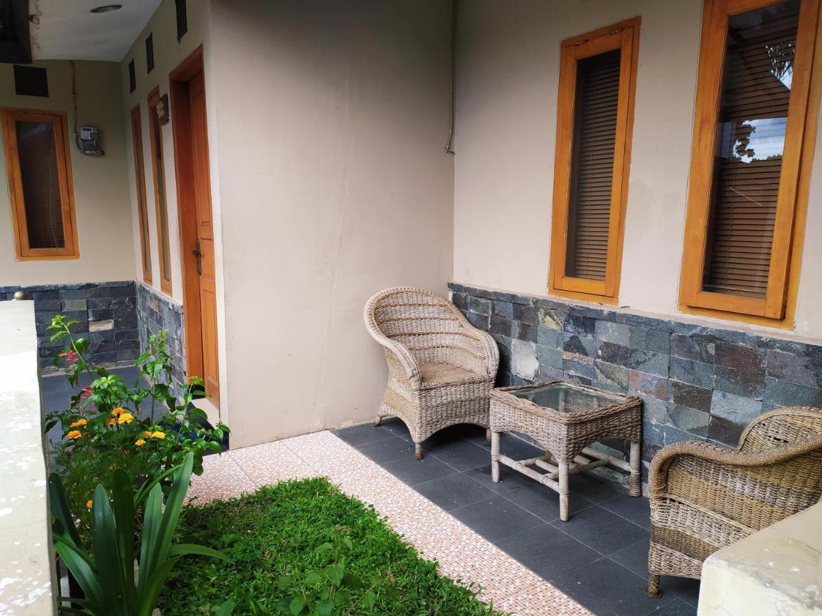 Villa Beverly Lembang Exterior photo
