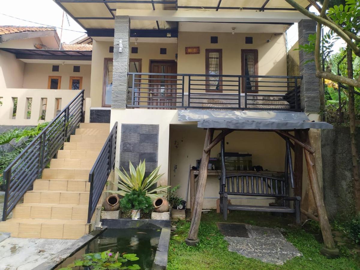 Villa Beverly Lembang Exterior photo