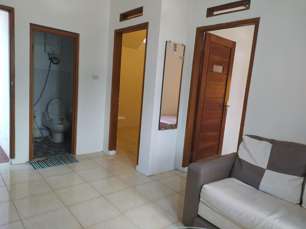 Villa Beverly Lembang Exterior photo