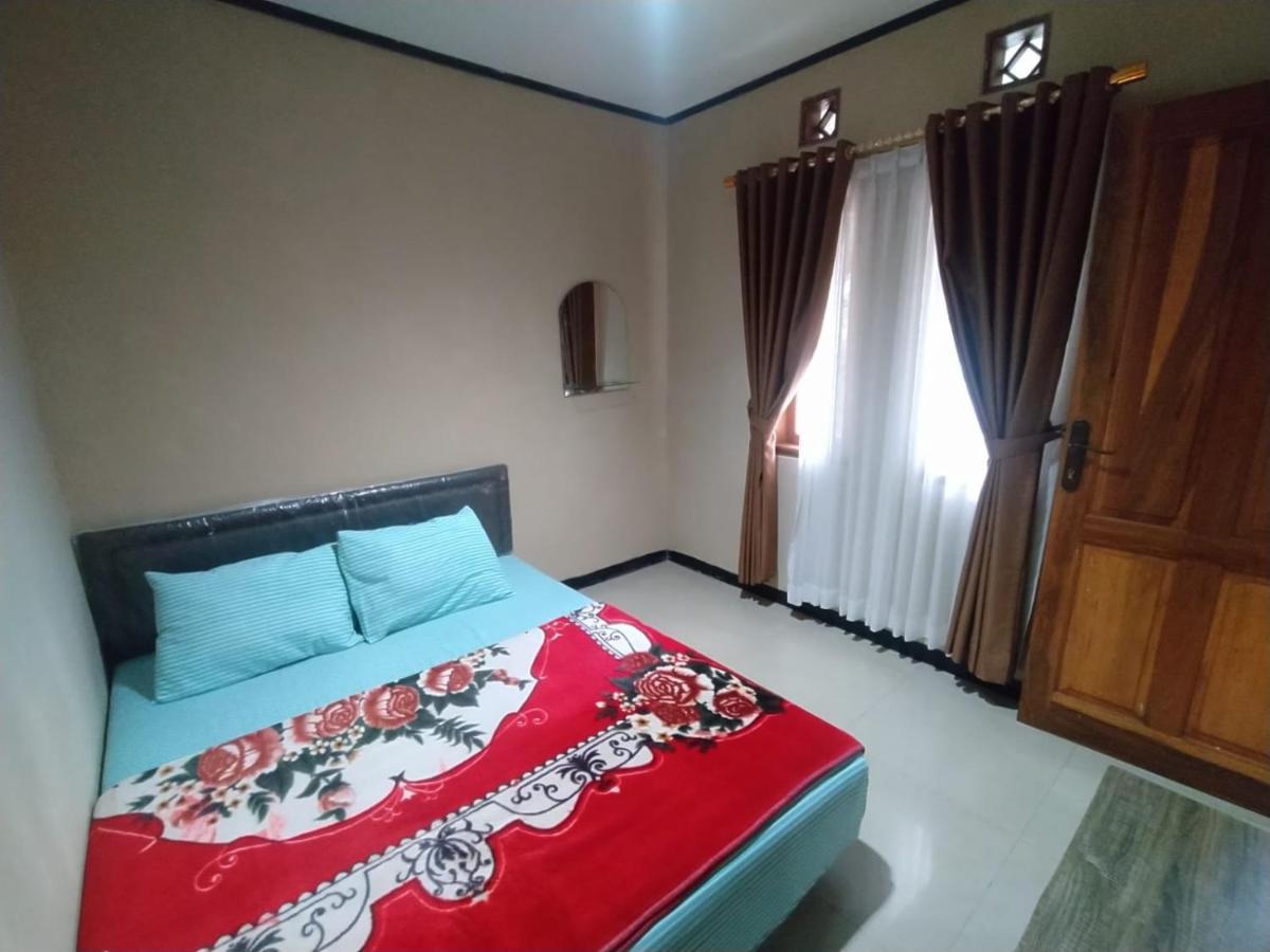 Villa Beverly Lembang Exterior photo