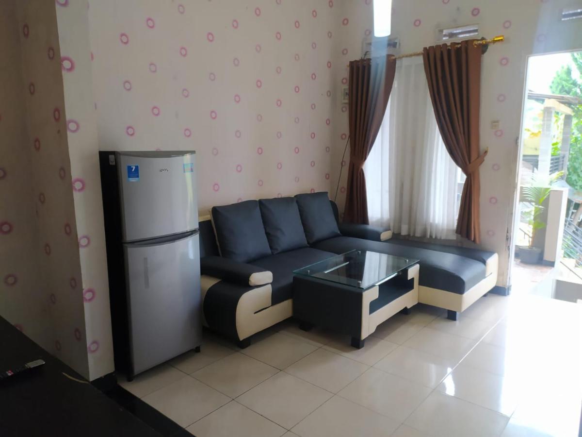 Villa Beverly Lembang Exterior photo