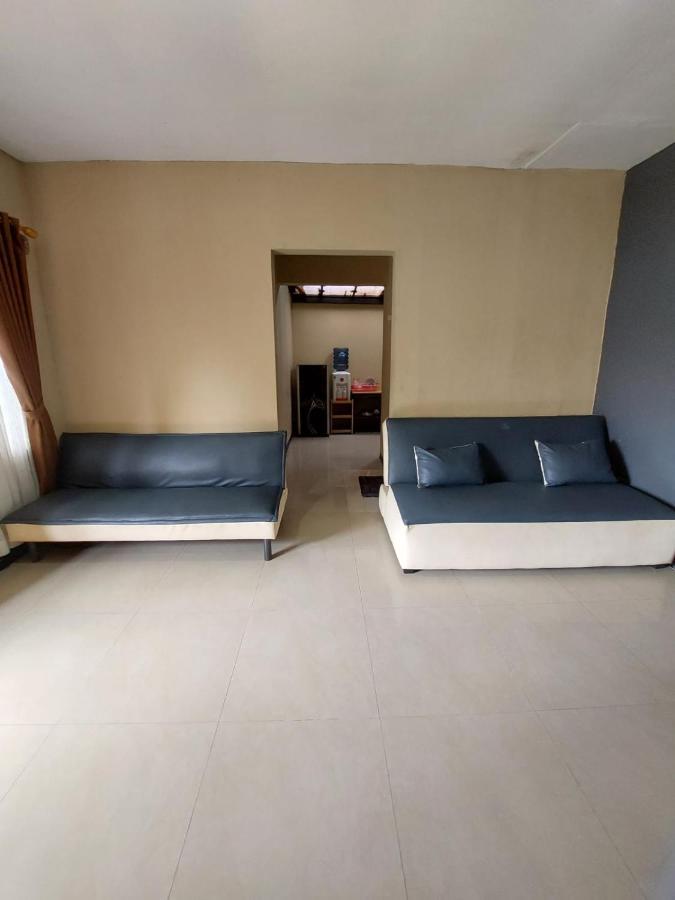 Villa Beverly Lembang Exterior photo