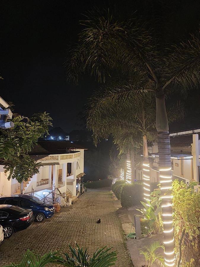 Villa Beverly Lembang Exterior photo