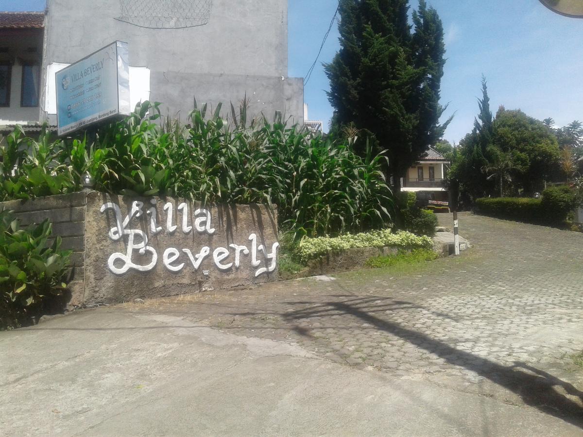 Villa Beverly Lembang Exterior photo